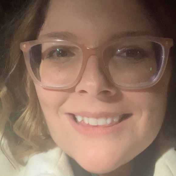 Meet your Posher, Bethany - Picture 2 of 4